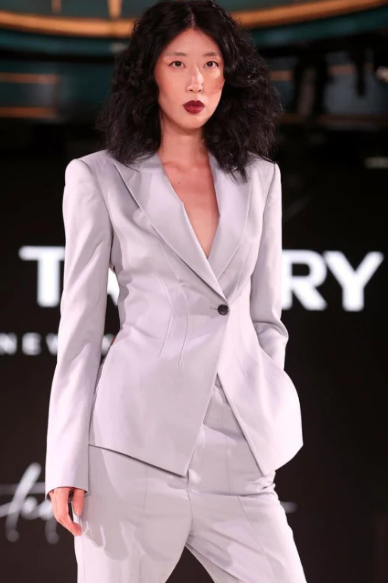 Unique Women's Custom Suits: Stand Out In Style And Confidence